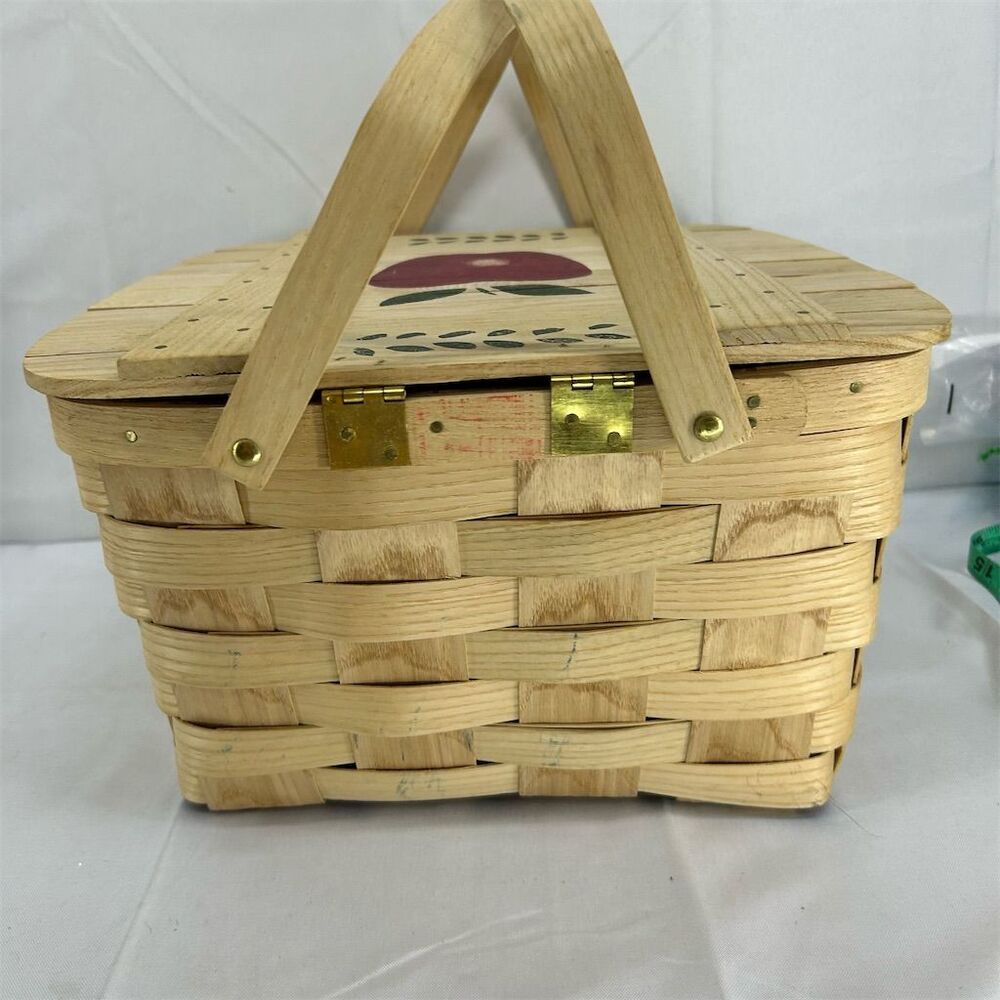 Vintage Basketville Picnic Basket with Apple Design & Pie Shelf VGUC - Picture 7 of 16